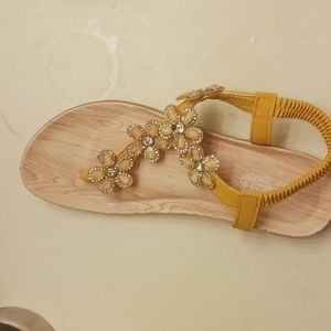 Women's sandals size 10